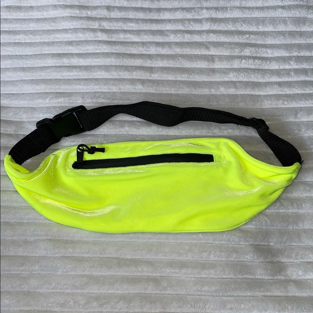 Triangl fanny pack